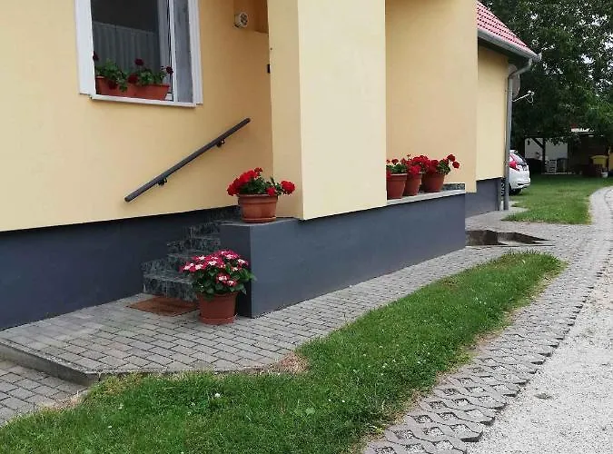 - Balaton 18030 Сasa de vacaciones